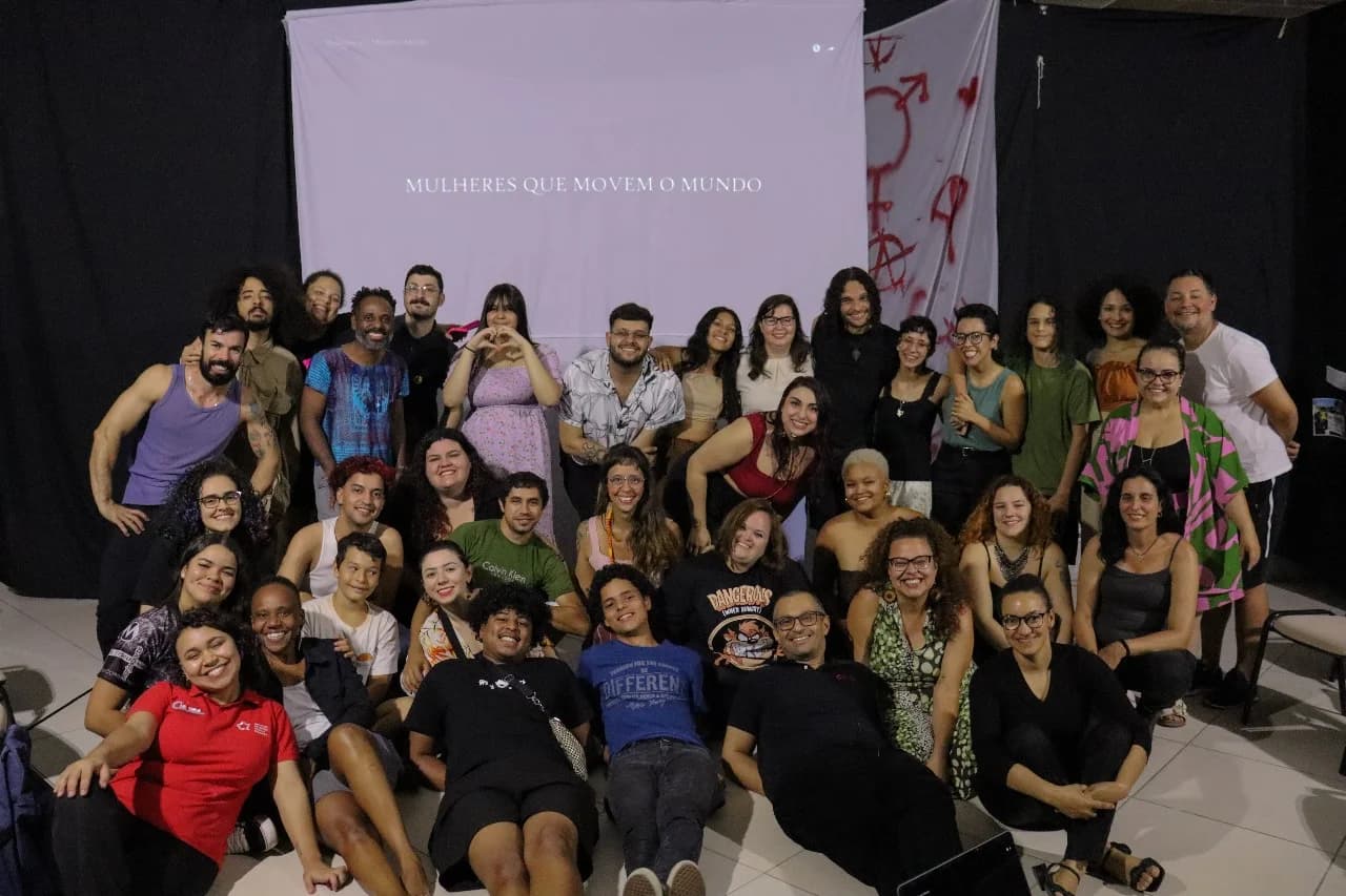 Atividades e convivência no Espaço Cultural dos Rodoviários
